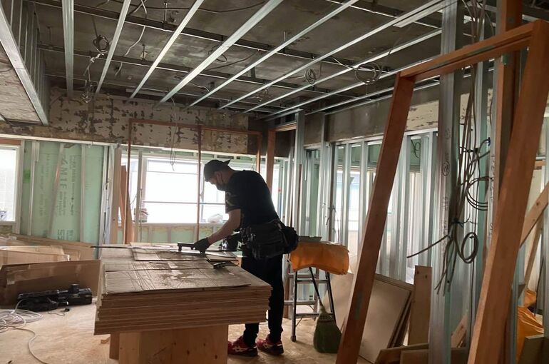 造作施工中