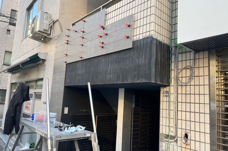 LINE_ALBUM_某　東京エントランス改修工事_230328_2（モザイク）