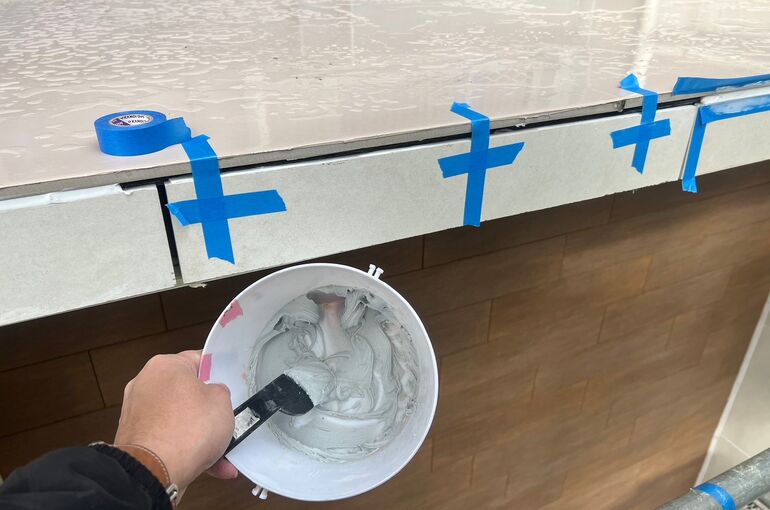 LINE_ALBUM_横浜市内、エントランス改修工事_230328_1
